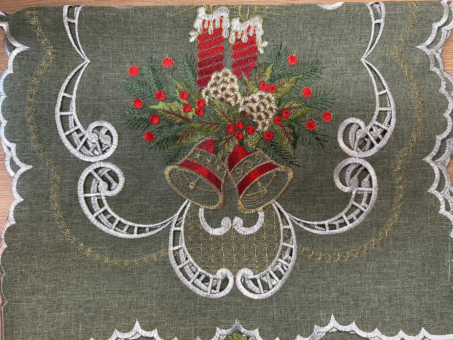 Light Green w Candles Christmas Runner 16x72