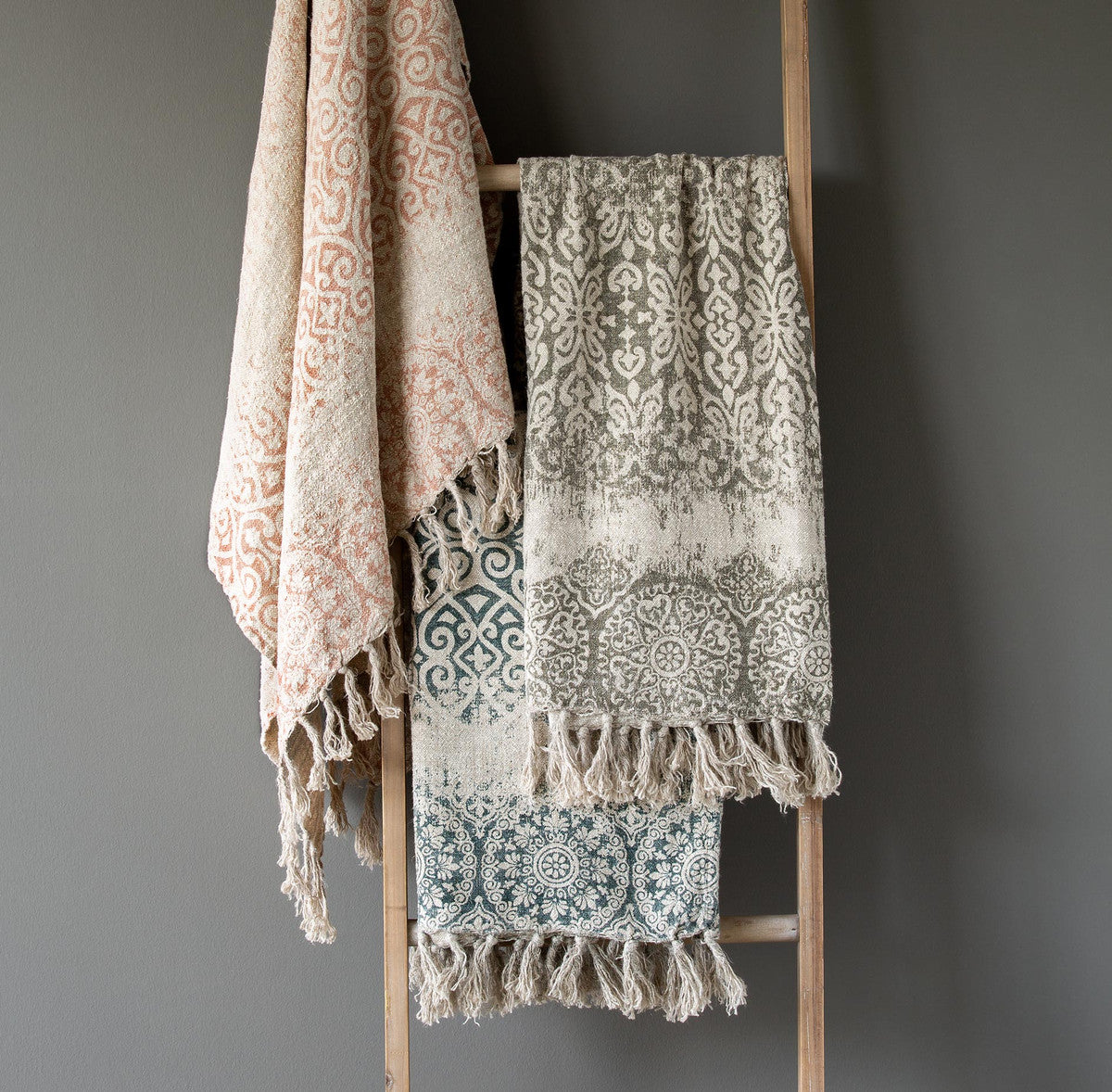 Pillows, Runners & Throws