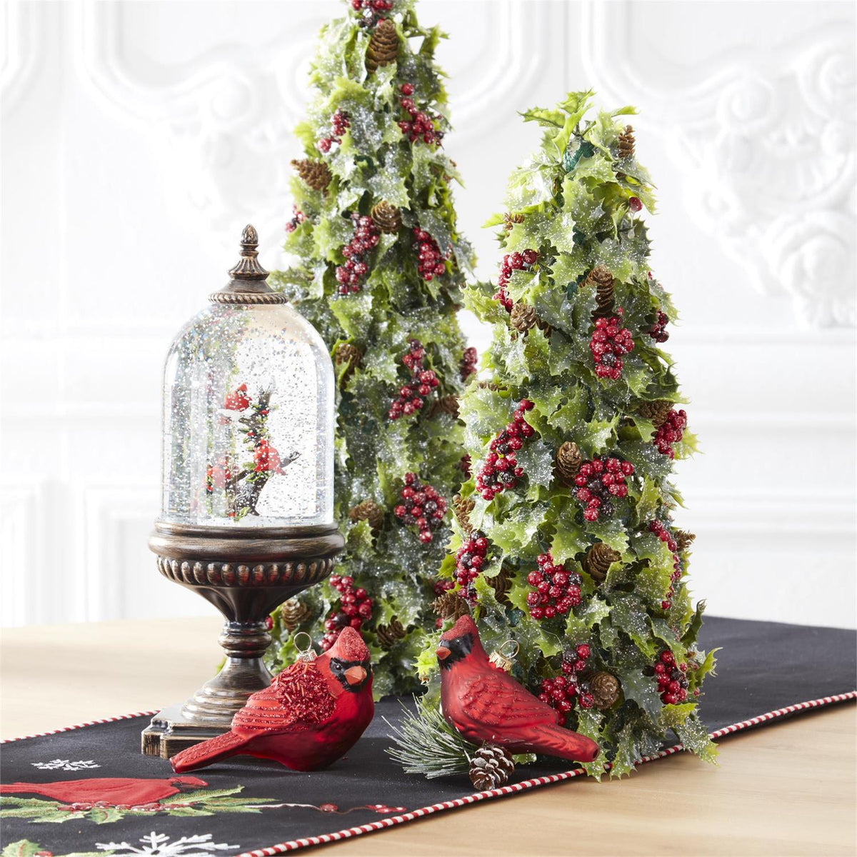 12.25 " Cardinal water spinning LED Snow Globe