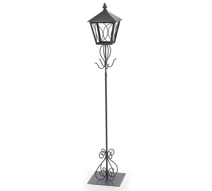 Lamp Post Wreath Holder