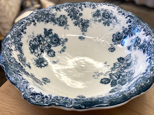 Antique Johnson Brothers Wash Basin