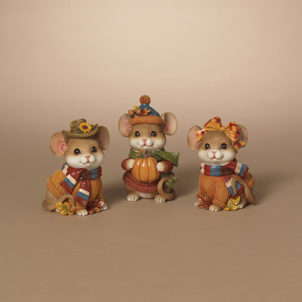 4.92"H Resin Harvest Mouse - Straw hat and Scarf